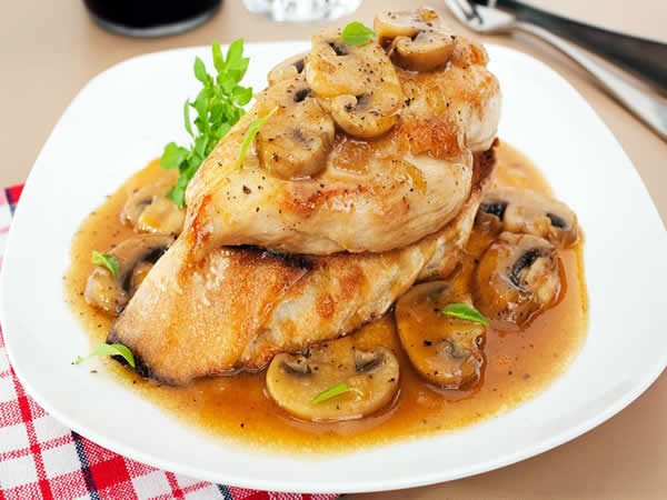 Cómo hacer pollo con champiñones